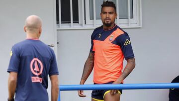 Kevin Prince Boateng no termina de recuperarse.