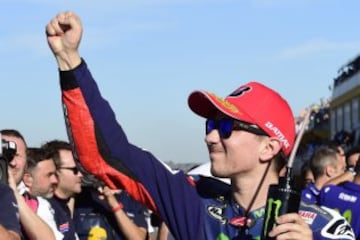 Jorge Lorenzo, contento por haber conseguido la pole y el r¨¦cord del circuito.