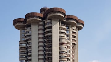 ¿Por qué las torres blancas de Madrid no son blancas?