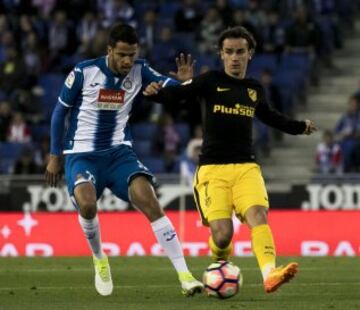 Diego Reyes y Griezmann.