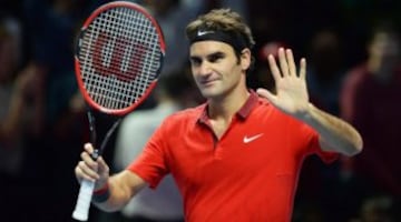 Federer ganó 6-4, 6-4