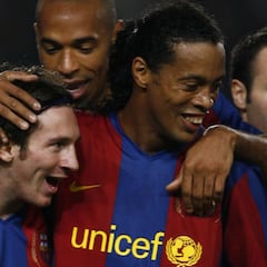 Ronaldinho: "Es difícil cuestionar a Messi, volverá a ser el mejor"