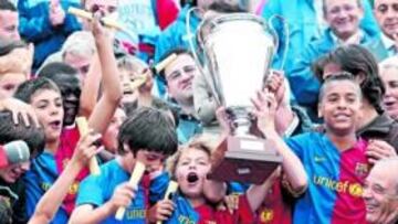 <b>PENTACAMPEÓN. </b>El Barcelona, que ya venció el año pasado, repitió título en A Coruña y ya acumula en sus vitrinas cinco trofeos.