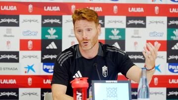 13-08 Rueda de prensa del entrenador del Granada CF, Guillermo Abascal, previa a la primera jornada de liga que enfrenta al Granada CF y al Albacete Balompié.