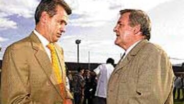 <B>RESPALDO PRESIDENCIAL.</b> Izco sigue confiando en Aguirre.