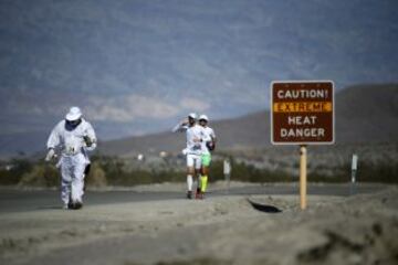 217 km con salida en la Cuenca Badwater (85 m. bajo el nivel del mar) y llegada en el Monte Whitney (4.421 m.) con temperaturas de 49º a la sombra.