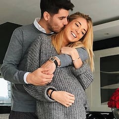 Morata rodea de rosas a Campello por su cumpleaños