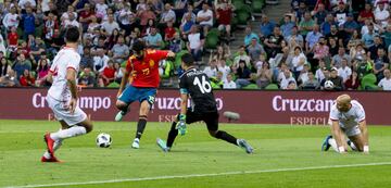 Iago Aspas scores the winning goal after a great pass from Costa. (1-0)