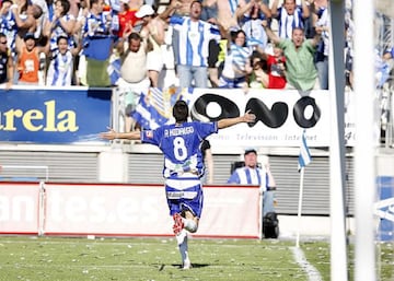 Antonio Hidalgo, héroe de una permanencia, celebra su gol al Tenerife para el ascenso a Primera de 2007-08.