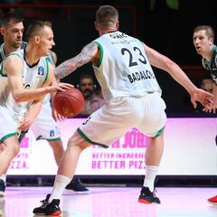 McCollum (32) hunde al Joventut de Prepelic en la Eurocup
