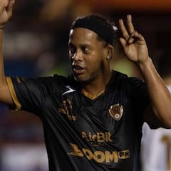 Ronaldinho: "Messi no es el mejor de la historia, sí de su época"