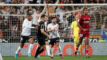16/04/23
PRIMERA DIVISION JORNADA 29
VALENCIA CF
SEVILLA FC
POSIBLE PENALTI
MANOS
VAR
GAYA