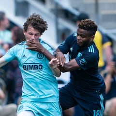 Borussia Mönchengladbach pone la mira Brenden Aaronson