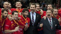 27/01/13 MUNDIAL 2013 ESPAÑA BALONMANO FINAL  SELECCION ESPAÑOLA ESPAÑA - DINAMARCA  ALEGRIA CAMPEONES DEL MUNDO CELEBRACION  COPA TROFEOP PRINCIPE FELIPE JUAN DE DIOS ROMAN