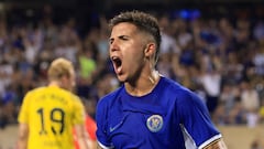 CHICAGO, ILLINOIS - AUGUST 02: Enzo Fernandez #5 of Chelsea FC reacts after a goal by Mason Burstow #48 during the second half of the pre-season friendly match against Borussia Dortmund at Soldier Field on August 02, 2023 in Chicago, Illinois.   Justin Casterline/Getty Images/AFP (Photo by Justin Casterline / GETTY IMAGES NORTH AMERICA / Getty Images via AFP)