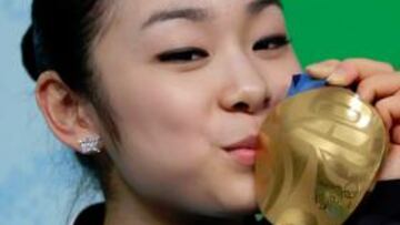<b>LÁGRIMAS. </b>Kim Yu-Na venció con récord de puntuación. Joannie Rochette, bronce, se lo dedicó a su madre, fallecida el domingo.