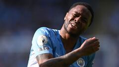 Raheem Sterling, jugador del Manchester City, se lamenta por una acci&oacute;n durante un partido.