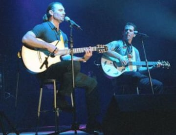 Marcelo Barticciotto llevó su pasión por la música a otro nivel. Grabó el tema Ya nada es importante con Keko Yunge y se presentó en Festival de Viña del Mar en 1999.