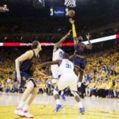 LeBron y su episodio de paranoia con los Warriors del récord