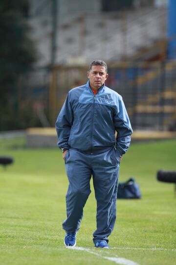 El técnico antioqueño logró dos títulos en el fútbol colombiano. Primero con Independiente Medellín en el torneo Apertura 2004 y luego con el Deportivo Cali en el Clausura 2005