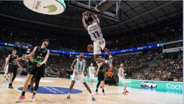 Mlaga y Unicaja se reparten goles, triples y abonos