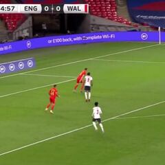 Es el jugador de moda en la Premier y a los 25' de su debut ya 'mojó': killer total