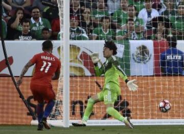 México y Chile juegan el último partido de cuartos de final de la Copa América Centenario en el Levi's Stadium en Santa Clara, California.