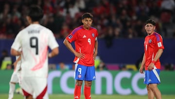 Futbol, Chile vs Japon.
Mundial sub 20, Chile 2025.
El jugador de Chile Juan Francisco Rossel es fotografiado durante un partido del grupo A del mundial sub 20 contra Japon disputado en el estadio Nacional de Santiago, Chile.
30/09/2025
Jonnathan Oyarzun/Photosport
Football, Chile vs Japan.
U-20 World Cup Championship.
Chile’s player Juan Francisco Rossel is pictured during a Group A match of the U-20 World Cup against Japan at the Nacional stadium in Santiago, Chile.
30/09/2025
Jonnathan Oyarzun/Photosport