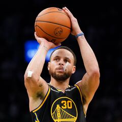 ‘Different class’, ‘incredible’, ‘special player’... superlatives rain down on Steph Curry