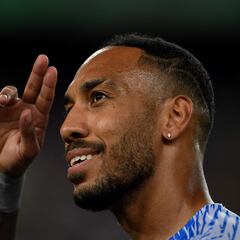 Why is Aubameyang unable to sign for Atlético?
