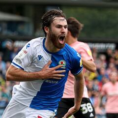 ¡En llamas! Brereton anotó el primer triplete de su carrera