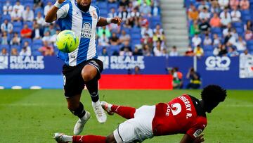 Vilhena, ante el Valencia.