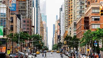 El ingreso es un factor importante al momento de decidir en qué ciudad vivir, por lo que te compartimos cuánto necesita un hispano para vivir en USA.