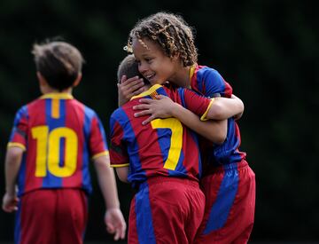 Una de las promesas de La Masia que se marchó al PSG y luego al RB Leipzig, donde ha mostrado su calidad como mediocampista ofensivo.