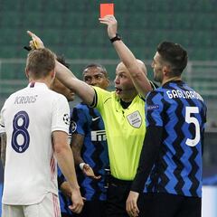 Vidal, al árbitro: "Tienes ahí la mierda del VAR para mirar y nada"