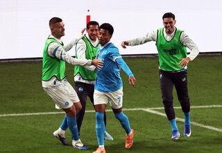 Este golazo está dando la vuelta al mundo: ¡comba perfecta!
