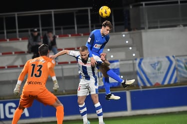 El Racing se interesa en Álvaro Núñez, lateral del Amorebieta