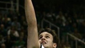 <b>SIN CONTINUIDAD.</B> Las lesiones han impedido a Raúl López gozar de continuidad desde que llegó a la NBA.