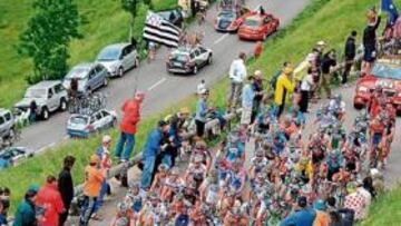 <b>AGRUPADOS. </b>El pelotón fue más numeroso que de costumbre para ser una etapa de montaña.