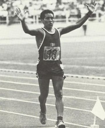 Daniel Bautista se ciñó la única medalla de oro de México en los Juegos Olímpicos de Montreal 1976, al triunfar en la caminata de 20 kilómetros. Fue la primera presea áurea olímpica para la marcha mexicana.