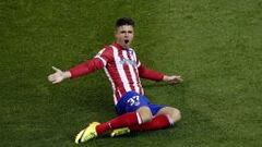 Héctor y Alderweireld salvan la cara de un Atlético que sesteó