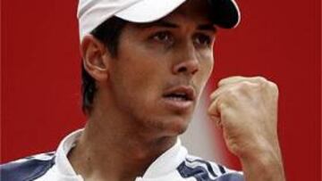 <B>REMONTADA.</B> Verdasco supo reaccionar después de perder el primer set.
