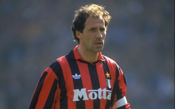 Un histórico del fútbol italiano, vistió la playera del Milán por 20 años donde disputó 710 encuentros y anotó 31 goles.