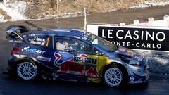 Sebastien Ogier con su Ford durante el Rally de Montecarlo.