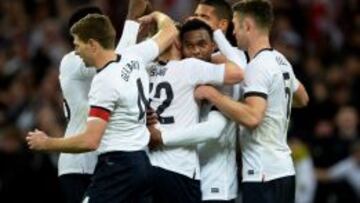 Sturridge dio el triunfo a una Inglaterra que sigue con dudas