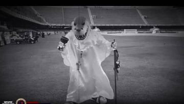 La mascota oficial del cuadro jarocho realizó un 'ritual' en la cancha del 'Pirata' Fuente previo al partido ante Atlético de San Luis.