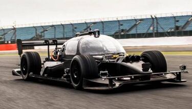 Un Fórmula E robot se enfrenta a un piloto real, ¿quien ganó la carrera?