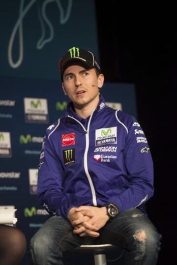 El piloto Jorge Lorenzo durante su intervención en la presentación oficial del equipo Movistar Yamaha.