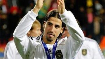El pulpo Paul acertó y Khedira encontró consuelo para Alemania