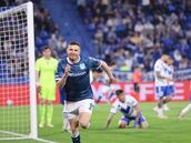 Racing asesta el primer golpe